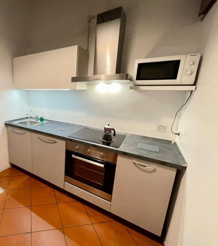 Sottoriva 12 City Center Large Apartment فيرونا المظهر الخارجي الصورة